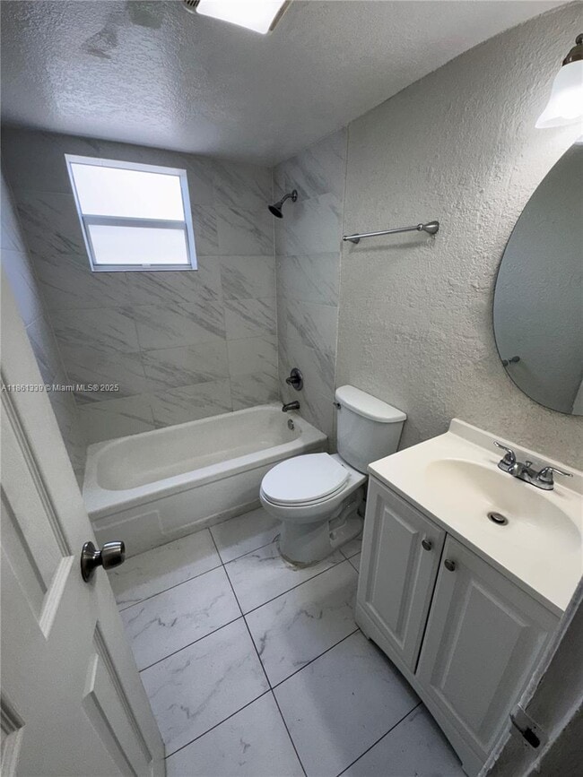 Foto del edificio - 2150 Madison St