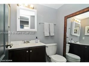 Building Photo - 1 br, 1.5 bath House - Bayview Palms Condo...