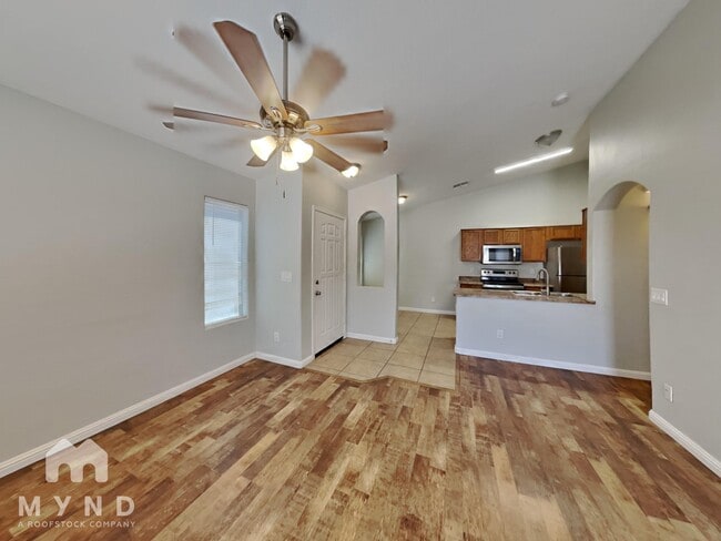 Building Photo - 40768 W Sanders Way