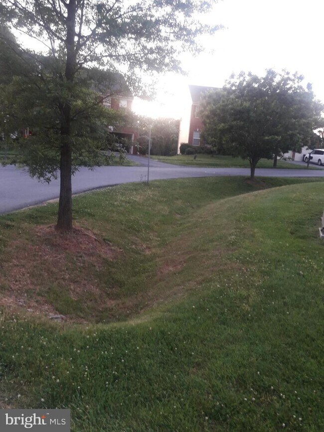 Foto del edificio - 18303 Bubbling Spring Terrace