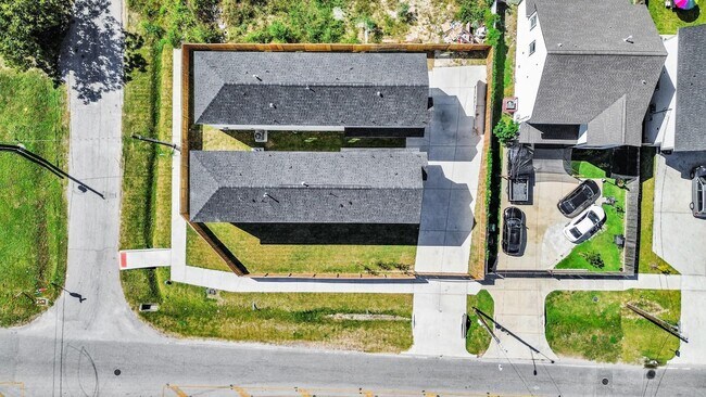 Building Photo - 4129 E Toliver St