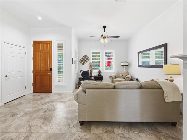 Foto del edificio - 126 Cold Springs Dr