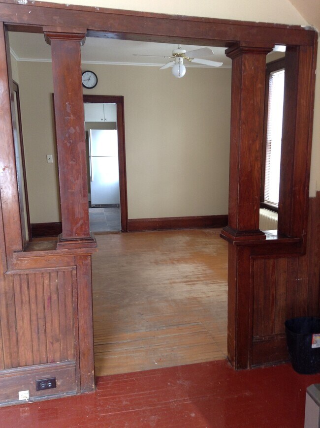 Building Photo - 214 S 19th Ave E