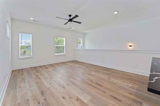 Building Photo - 8023 Cora St