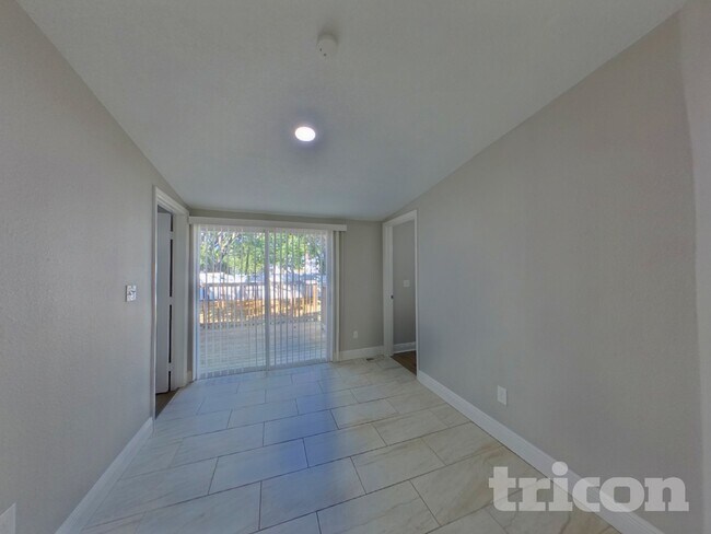 Foto del edificio - 355 43rd Ave N