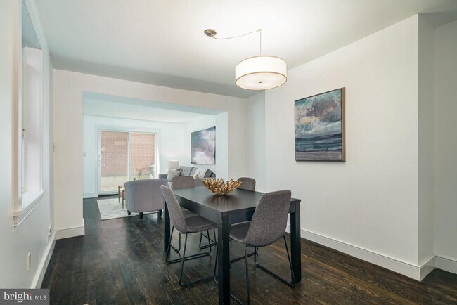 Foto del edificio - 1332 Rodman St