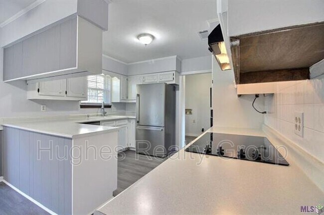 Foto del edificio - 6216 Ridgemore Dr