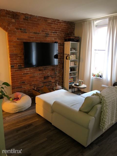 Building Photo - Studio, 1 bath  - 11 S Letitia St Apt 303