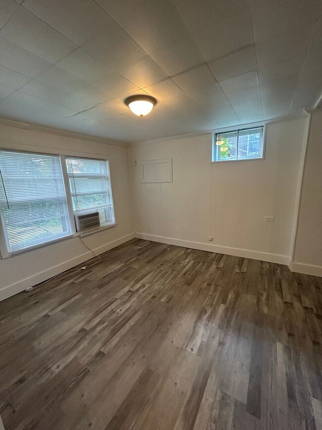 Photo - 102 Graeme Dr Apartment