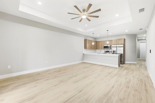 Building Photo - 4700-4702-4702 22nd St SW