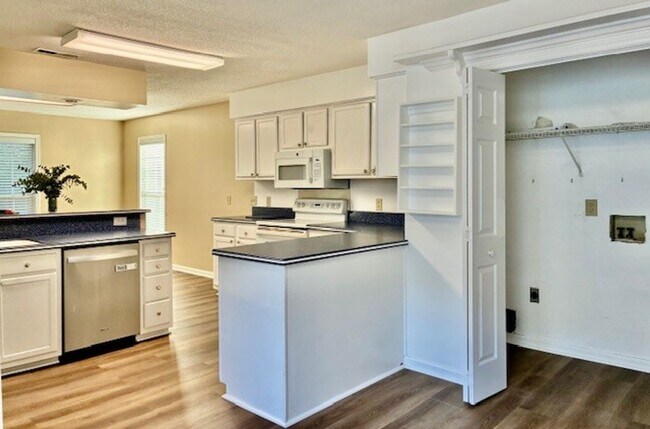 Foto del edificio - Beautiful 3 bedroom 2 bath home in Northchase