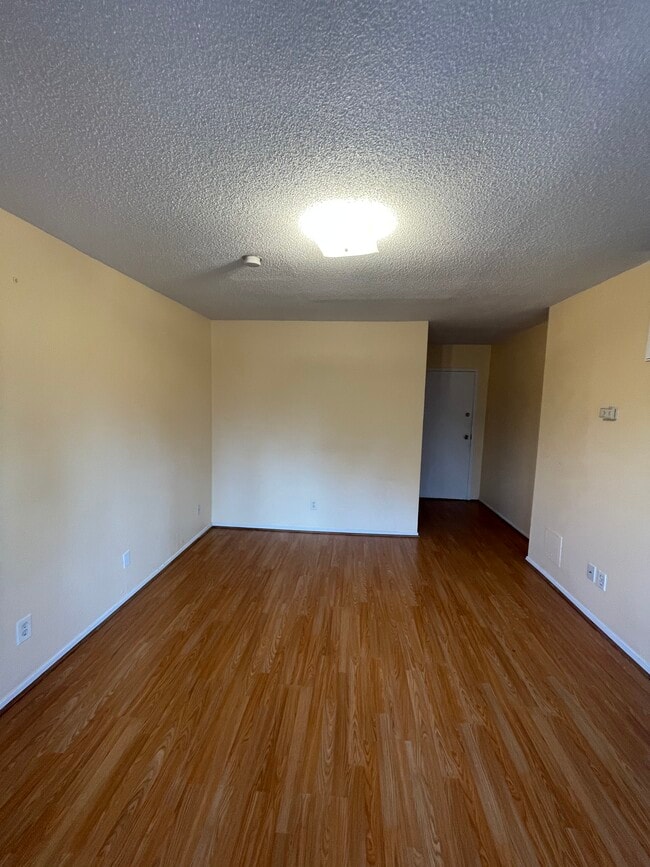 Building Photo - 3118 San Jacinto St