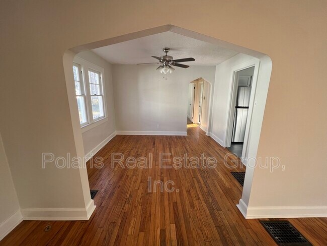 Foto del edificio - 6115 Ralston Ave