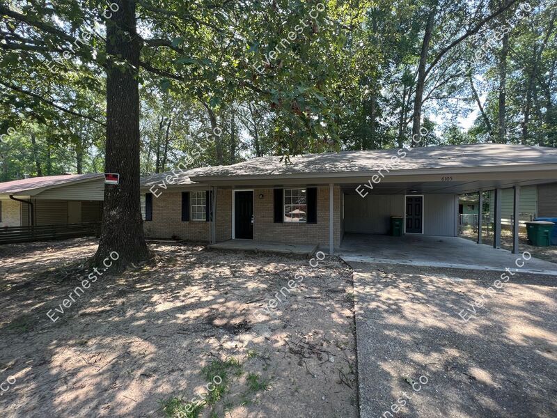 Primary Photo - 6105 Santa Monica Dr