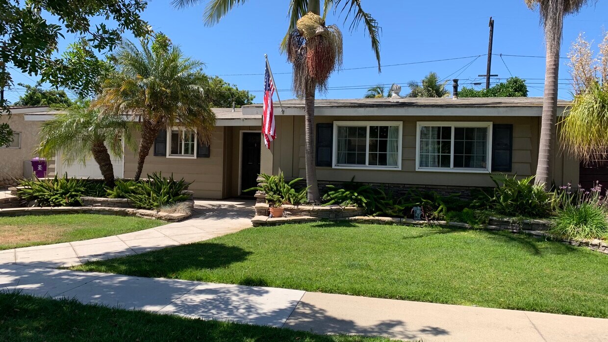 Primary Photo - 7002 E Rendina St