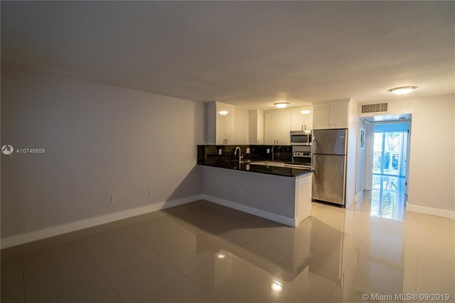 Building Photo - 1986 Biarritz Dr