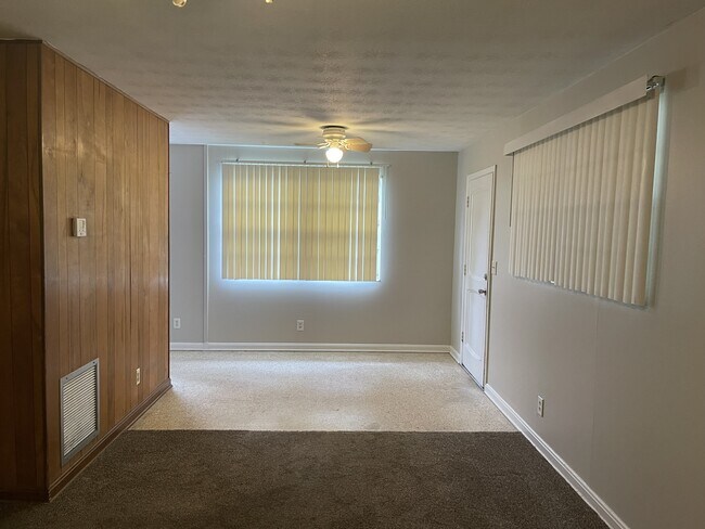 Foto del edificio - 2909 Collier Ave