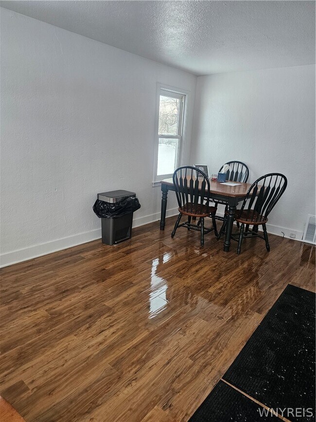 Foto del edificio - 2003 Virginia Ave