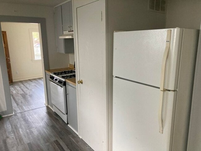 Building Photo - 19fiel