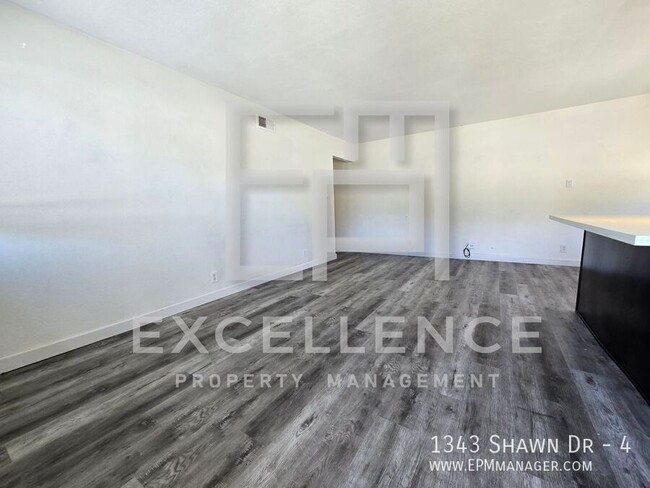 Building Photo - 1343 Shawn Dr