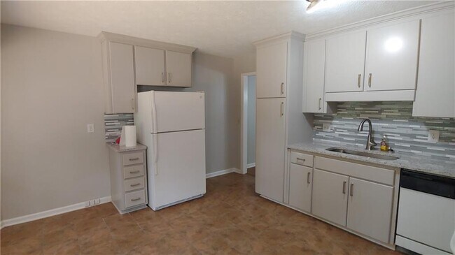Foto del edificio - 316 Creekbend Dr