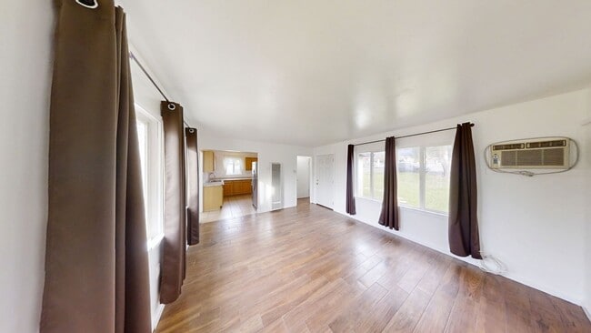 Building Photo - 12174 2nd St