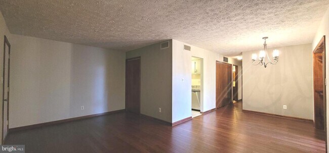 Building Photo - 44695 White Oak Ct