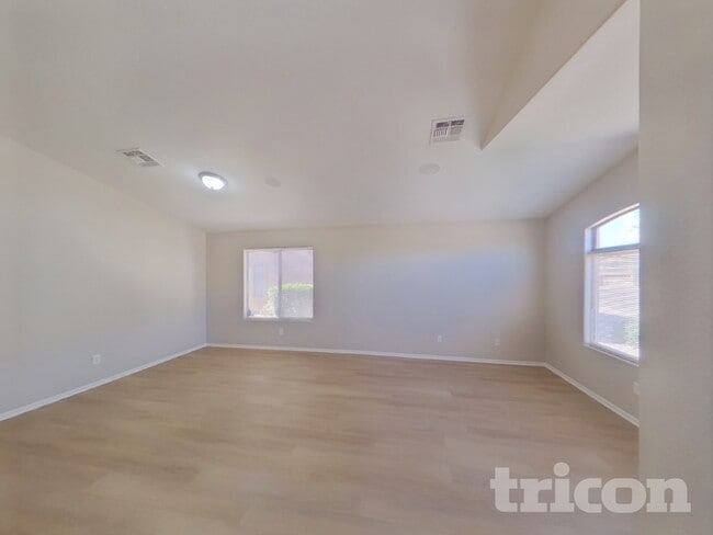 Building Photo - 8405 S 50th Ln