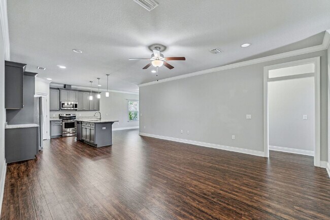 Building Photo - 2381 Belmont Dr