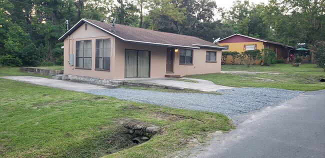 Building Photo - 822 Shayne St