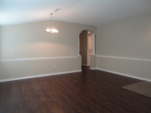 Foto del edificio - 4015 Warwick Hills Dr