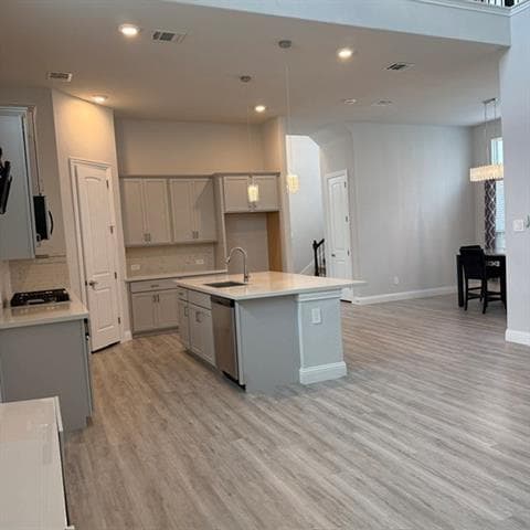 Foto del edificio - 2726 Geranium Ln