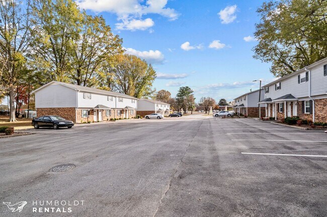 Foto del edificio - Townhomes @ Humboldt Village