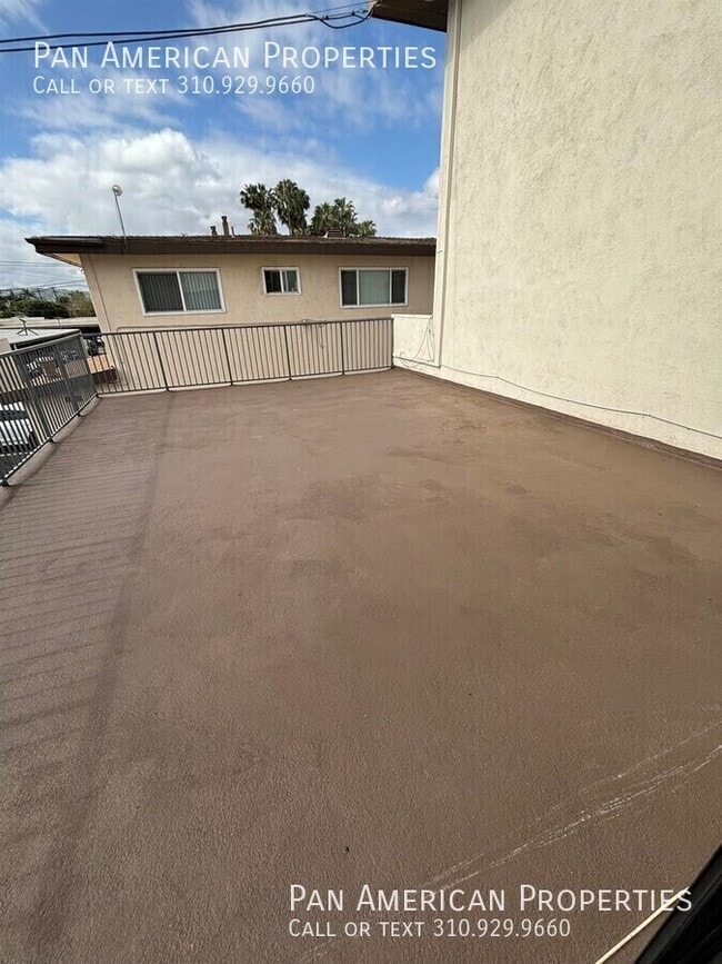 Building Photo - 812 N. Azusa-#27