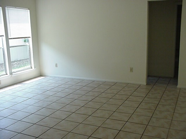 Building Photo - 6333 Northway Dr