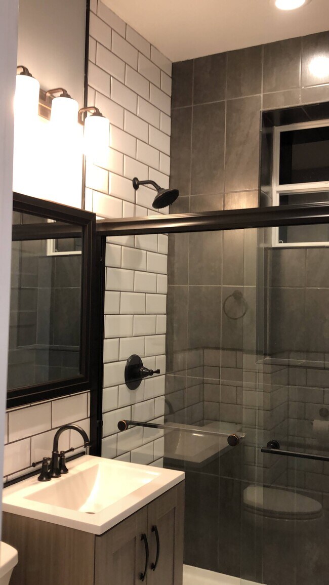 Bathroom: Stand in Shower - 2700 S Komensky Ave