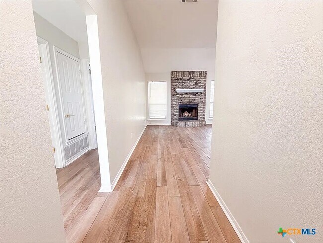 Foto del edificio - 5414 Williams Dr