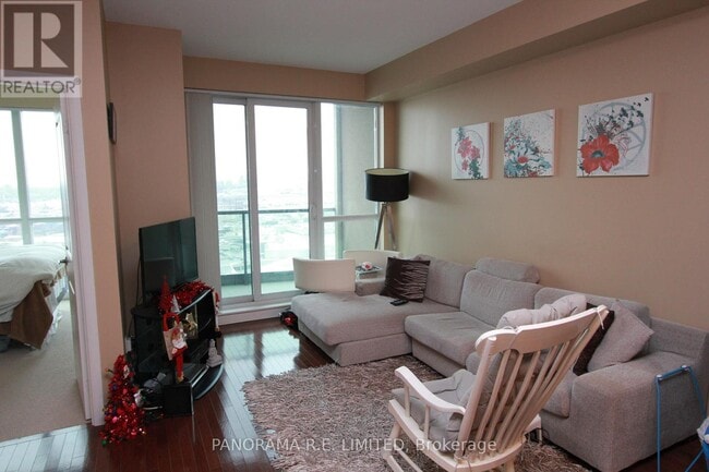 Photo du bâtiment - 235 Sherway Gardens Rd