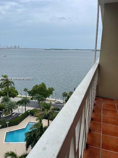 Building Photo - 1430 Brickell Bay Dr