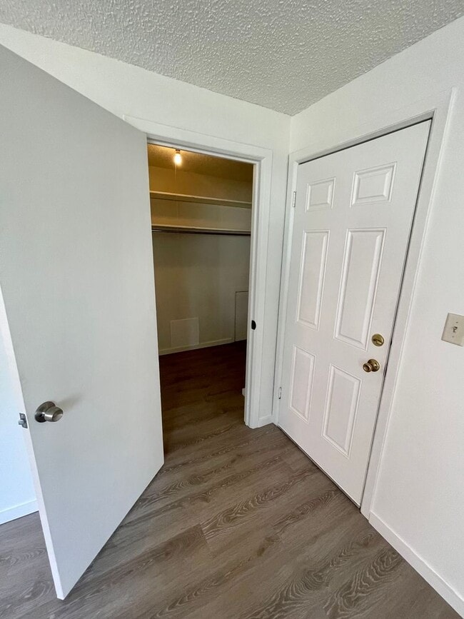 Building Photo - 1340 4th Ave SW