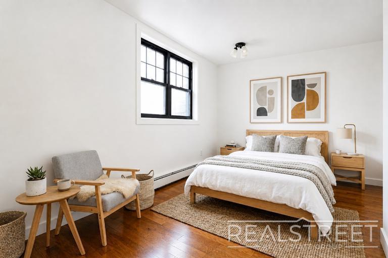 Building Photo - Newly Renovated Studio in Bed Stuy!