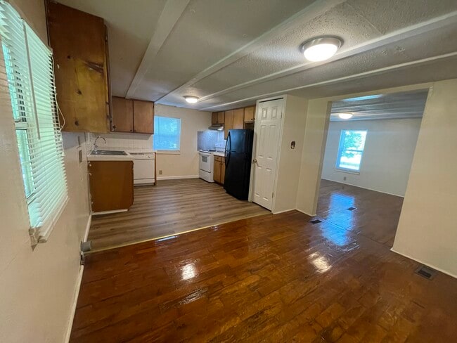 Building Photo - 1030 Rutledge Ln