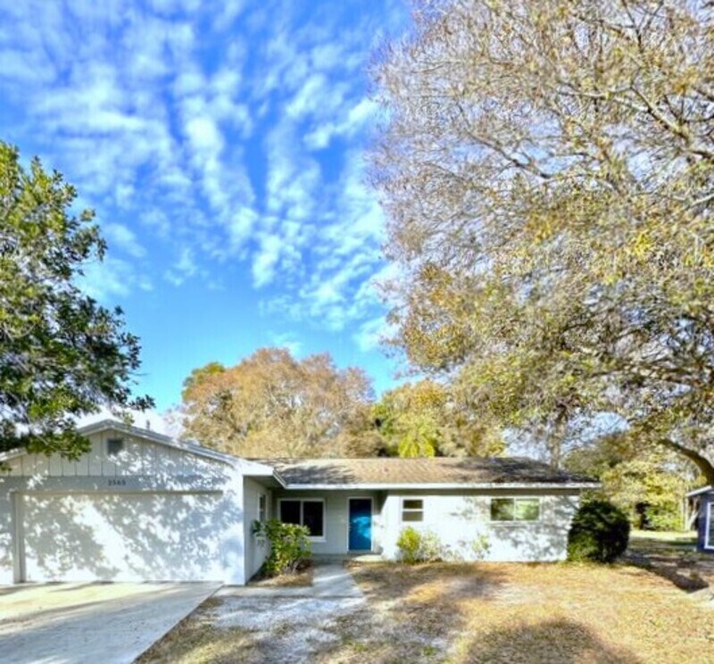 Foto principal - 2565 Granada Cir W