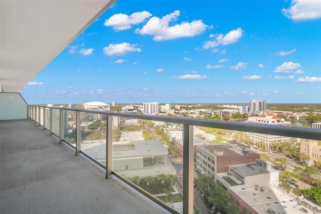 Foto del edificio - 400 Central Ave