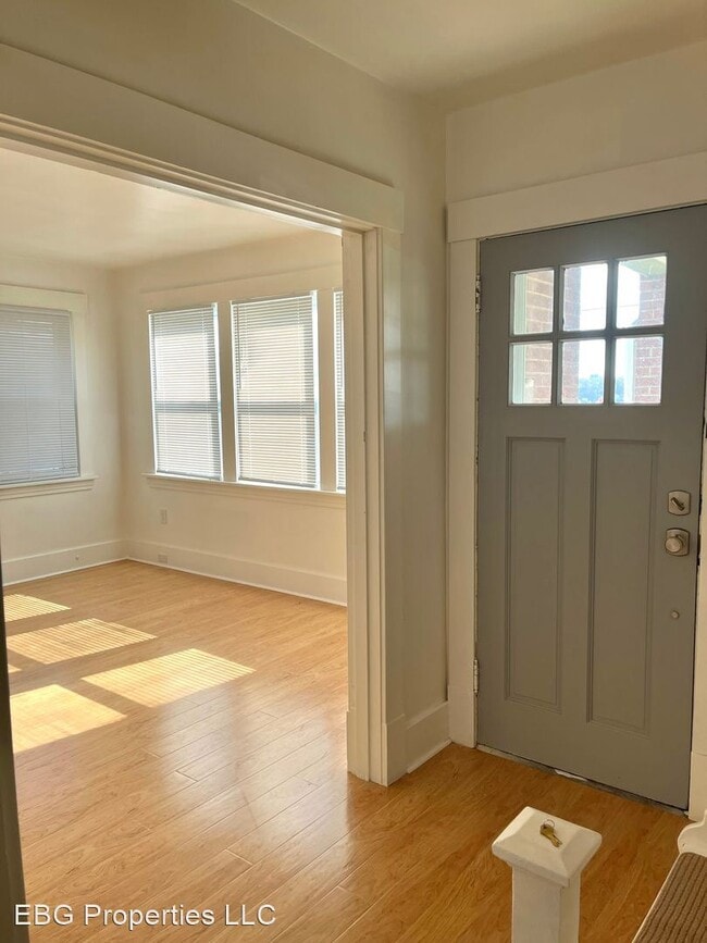 Building Photo - 3 br, 1 bath House - 930 Yetta Ave