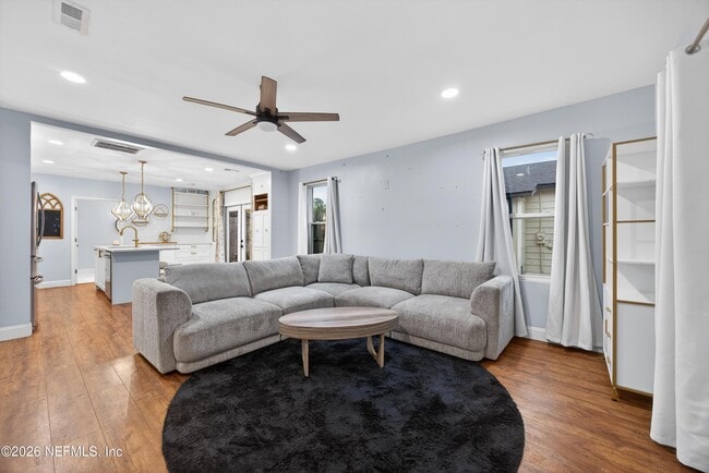 Foto del edificio - 4719 College St