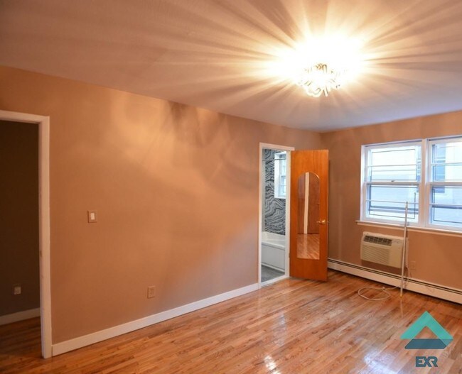 Foto del edificio - 1408 E 13th St