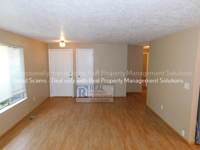 Building Photo - 12843 SE Foster Rd