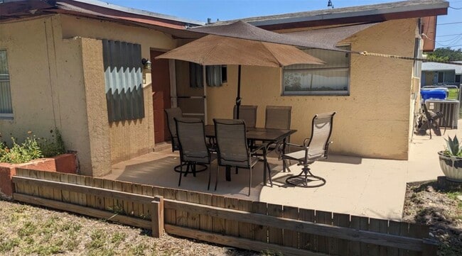 Building Photo - 2321 NW 6th St