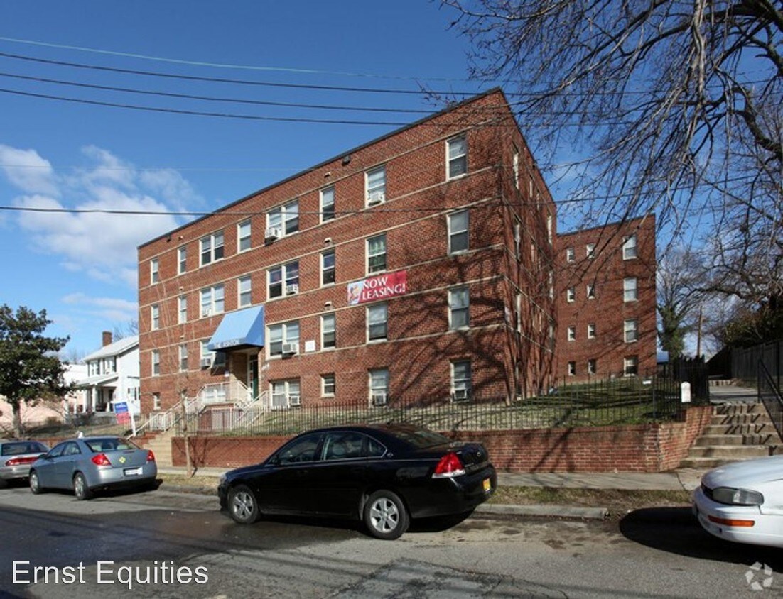 Primary Photo - 1814 Irving St NE